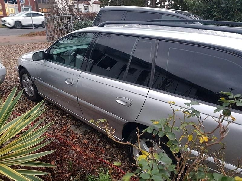 Gebraucht Opel Omega Design Edition 144 PS (105 kW) 2000 Grau Kombi