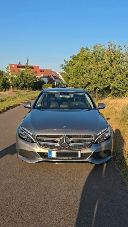 Grau Gebraucht 2015 Mercedes C220 Avantgarde Limousine | 19.399 € (Guter Preis) - Bild 1/4