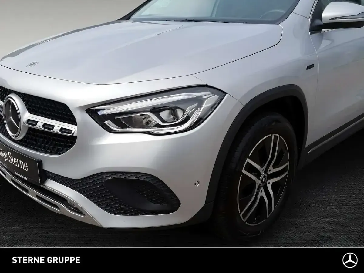 Gebraucht Mercedes GLA250 Progressive 160 PS (117 kW) 2021 Iridiumsilber SUV