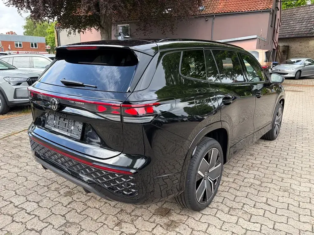Gebraucht VW Tayron R-line 193 PS (141 kW) 2025 Grenadillschwarz metallic SUV