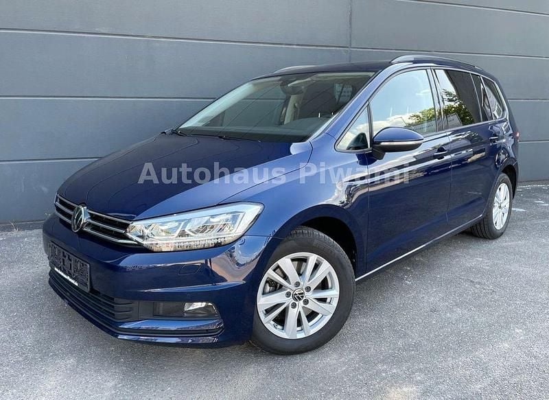 Atlantic blue Gebraucht 2023 VW Touran Comfortline Van / Kleinbus | 32.800 € (Etwas zu teuer) - Bild 1/4