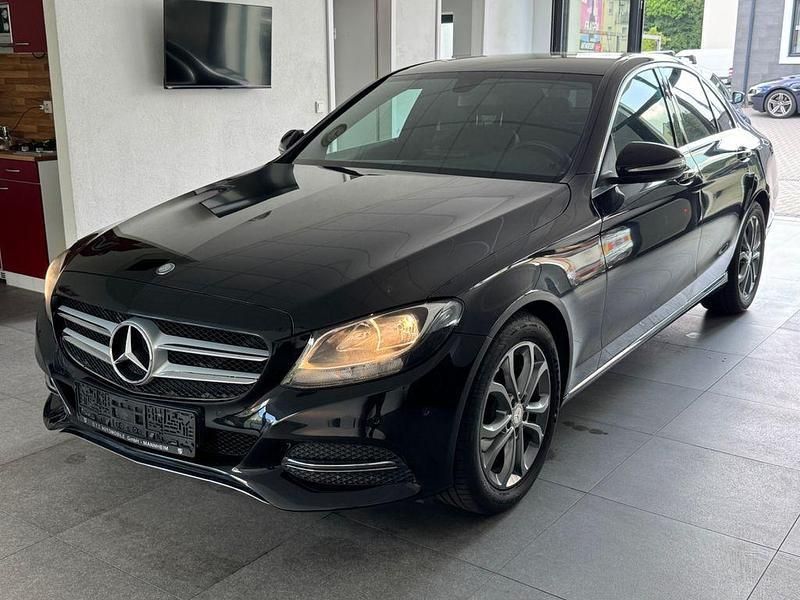 Obsidianschwarz metalliclack Gebraucht 2014 Mercedes C220 Avantgarde Limousine | 13.950 € (Guter Preis) - Bild 1/4