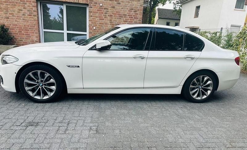 Gebraucht BMW 520 184 PS (135 kW) 2013 Weiß Limousine