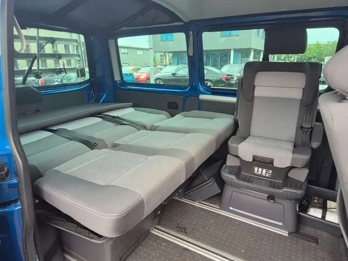 Second-hand VW T5 131 CP (96 kW) 2007 Albastru Van