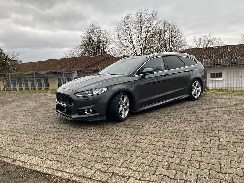 Gebraucht Ford Mondeo Titanium 179 PS (131 kW) 2015 Braun Kombi