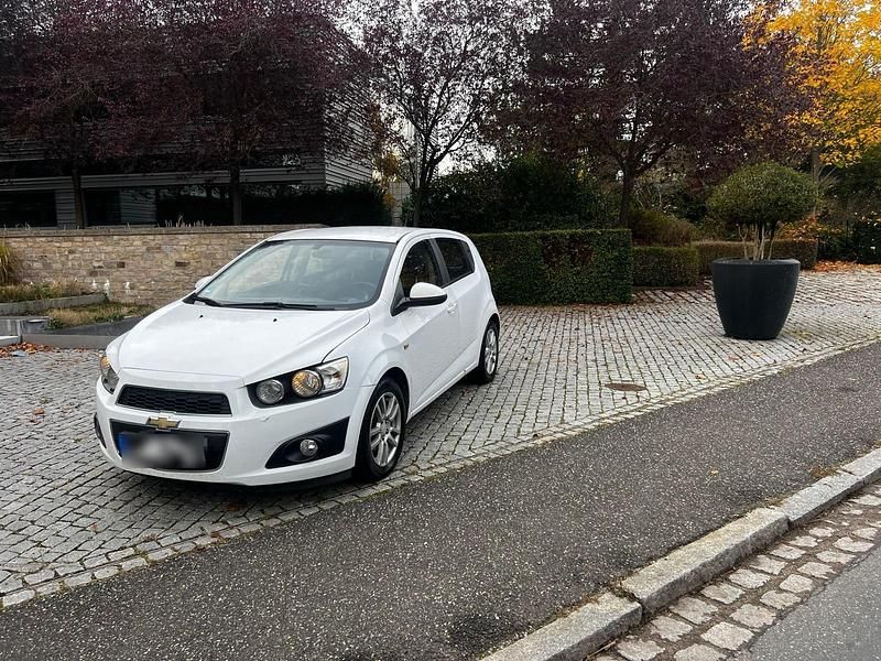 Gebraucht Chevrolet Aveo 116 PS (85 kW) 2012 Weiß Kleinwagen