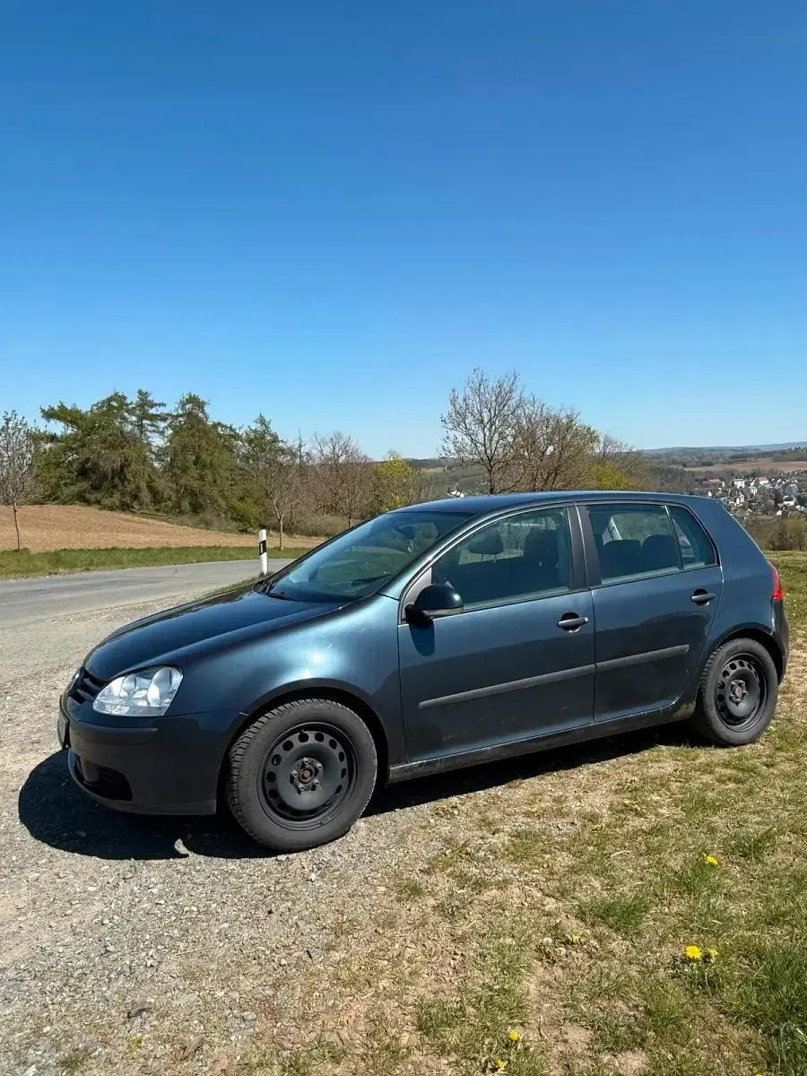 Gebraucht VW Golf V 75 PS (55 kW) 2005 Blau Kleinwagen
