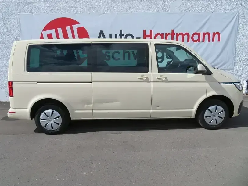 Gebraucht VW Caravelle Comfortline 2023 Beige Van