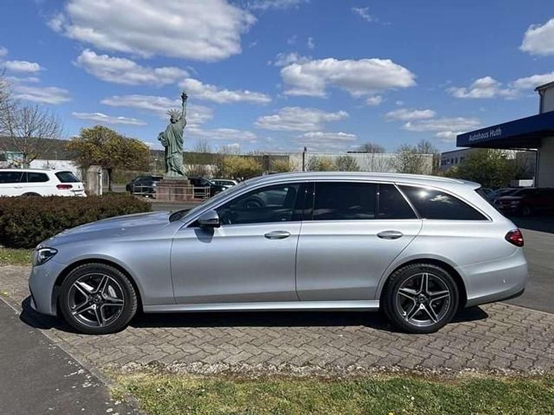 Gebraucht Mercedes E300 AMG 194 PS (142 kW) 2021 Hightechsilber metallic Kombi