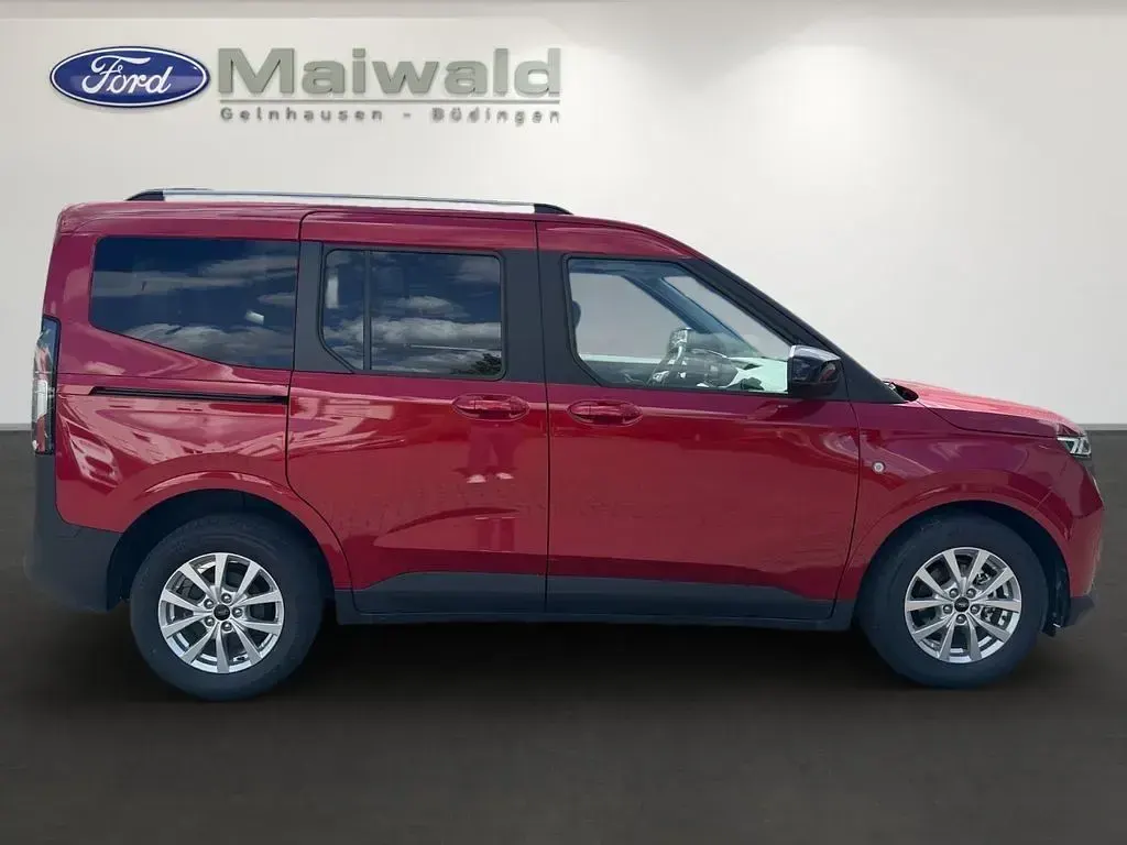 Neu Ford Tourneo Courier Titanium 125 PS (91 kW) 2026 Fantastic red tc Van / Kleinbus