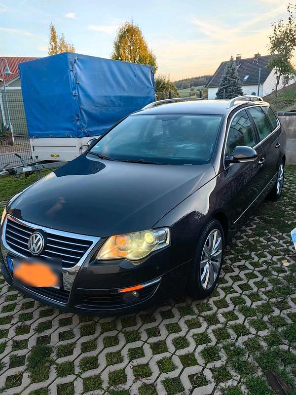 Grau Gebraucht 2010 VW Passat Individual Kombi | 4.999 € (Etwas zu teuer) - Bild 1/4