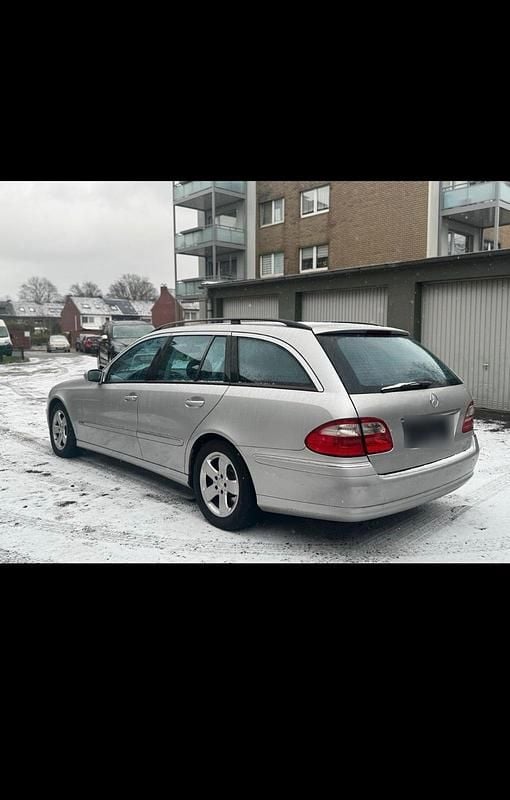 Gebraucht Mercedes E270 Avantgarde 177 PS (130 kW) 2003 Silber Kombi