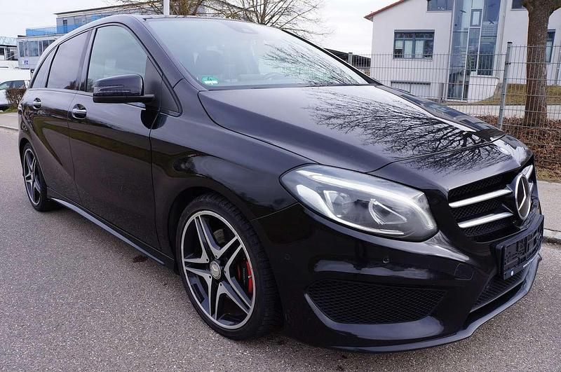 Gebraucht Mercedes B220 AMG 177 PS (130 kW) 2015 Schwarz Van / Kleinbus