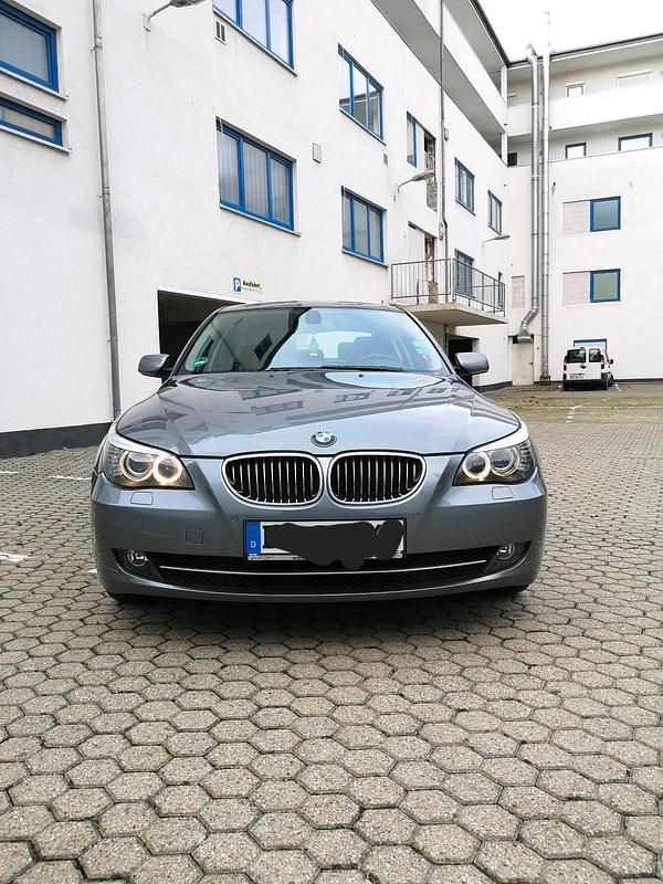 Grau Gebraucht 2007 BMW 525 Limousine | 6.500 € (Fairer Preis) - Bild 1/4