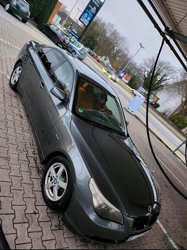 Gebraucht BMW 520 170 PS (125 kW) 2004 Grau Limousine