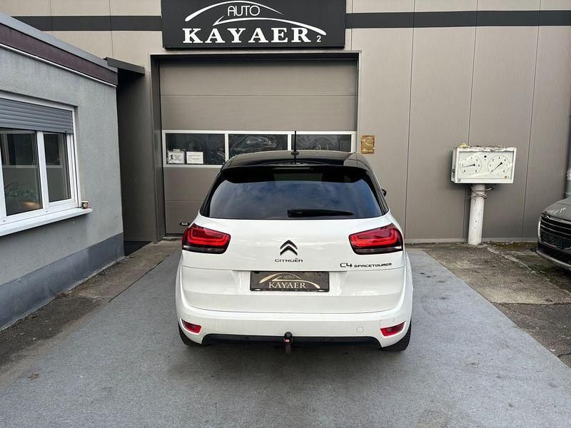 Second-hand Citroën C4 SpaceTourer 131 CP (96 kW) 2019 Alb Monovolum