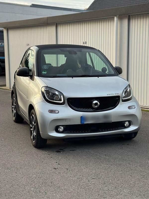 Silber Gebraucht 2017 Smart ForTwo Coupé Coupé | 7.800 € (Fairer Preis) - Bild 1/4