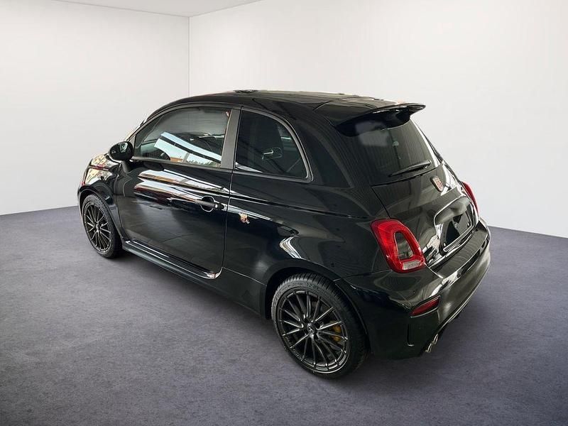 Gebraucht Abarth 695 Turismo 179 PS (131 kW) 2024 Rot Kleinwagen