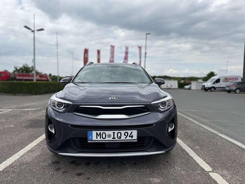 Silber Gebraucht 2020 Kia Stonic SUV | 13.999 € (Fairer Preis) - Bild 1/4