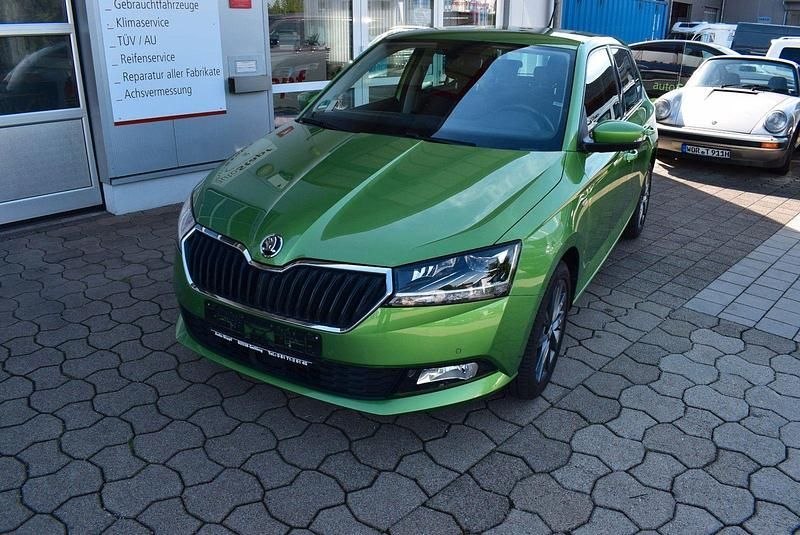 Grün Gebraucht 2019 Skoda Fabia Soleil Kombi | 10.600 € (Guter Preis) - Bild 1/4