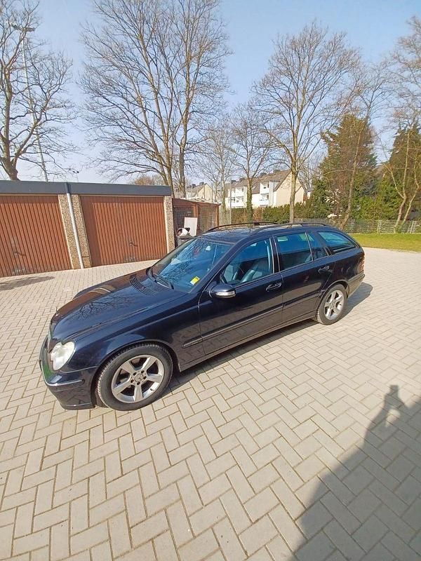 Gebraucht Mercedes C180 Avantgarde 143 PS (105 kW) 2005 Blau Kombi