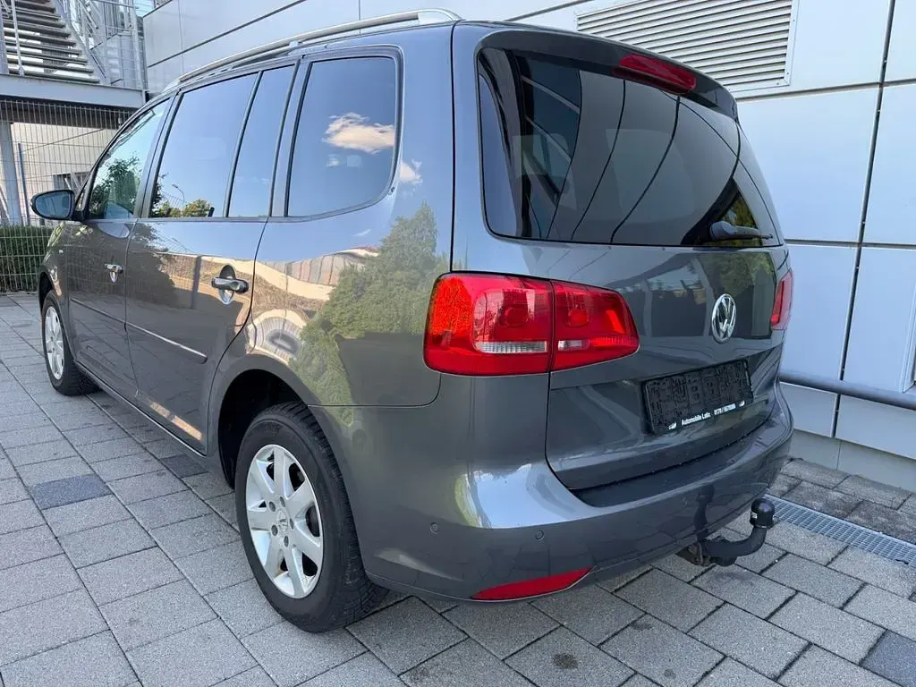 Gebraucht VW Touran Cup 105 PS (77 kW) 2014 Grau Van / Kleinbus