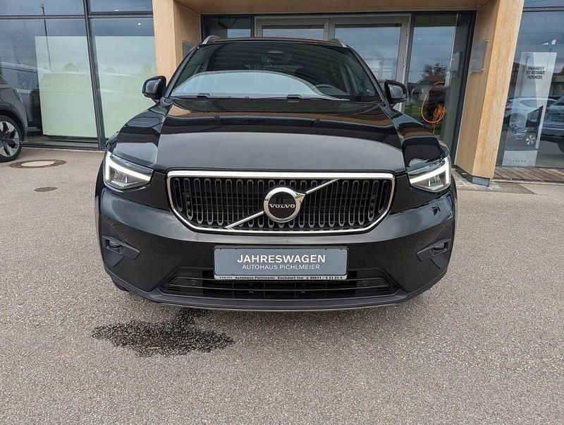 Gebraucht Volvo XC40 Core 163 PS (119 kW) 2024 Schwarz SUV