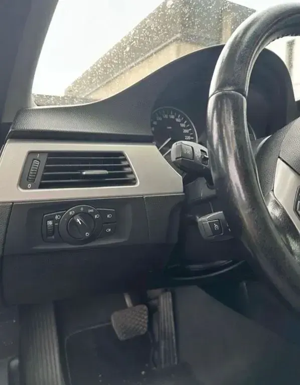 Gebraucht BMW 320 150 PS (110 kW) 2006 Schwarz Kombi