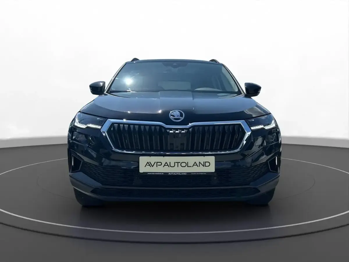 Gebraucht Skoda Karoq Tour 150 PS (110 kW) 2025 Schwarz magic perleffekt SUV