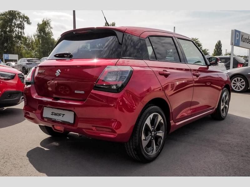 Neu Suzuki Swift Comfort+ 83 PS (61 kW) 2025 Rot Kleinwagen