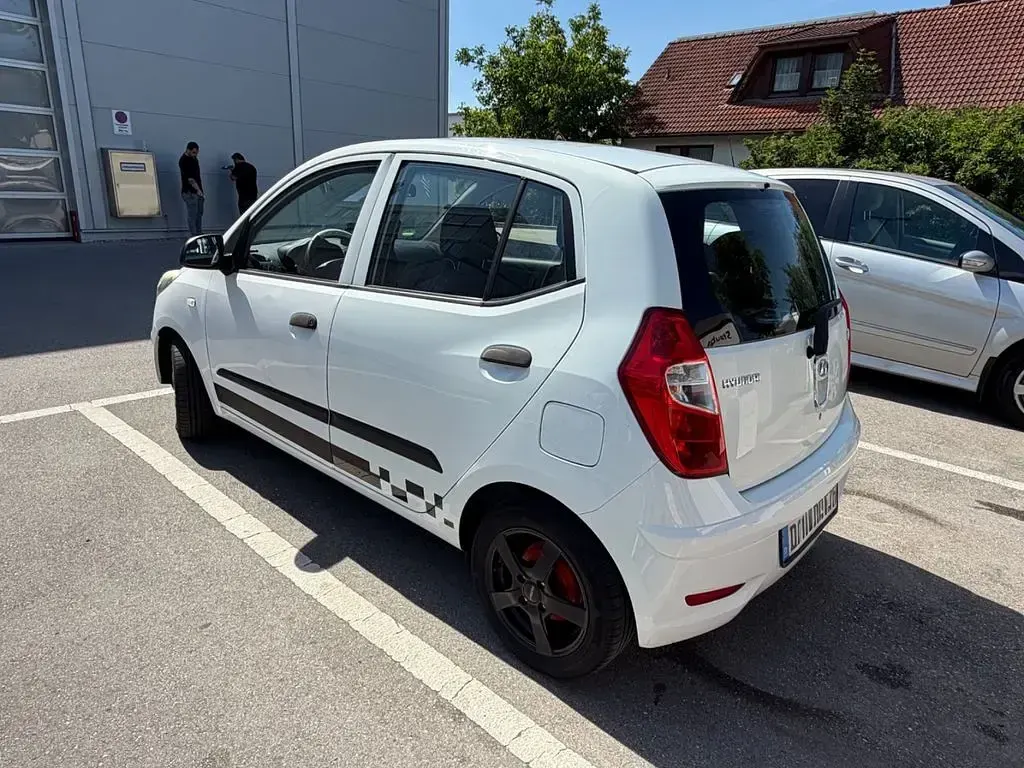 Gebraucht Hyundai i10 Classic 69 PS (50 kW) 2013 Weiß Kleinwagen