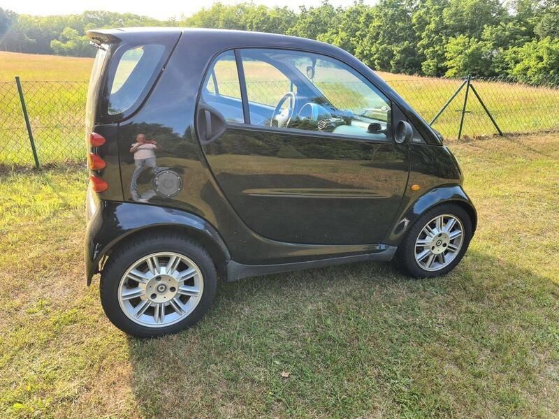 Schwarz Gebraucht 2005 Smart ForTwo Coupé Pure Coupé | 1.680 € (Fairer Preis) - Bild 1/4
