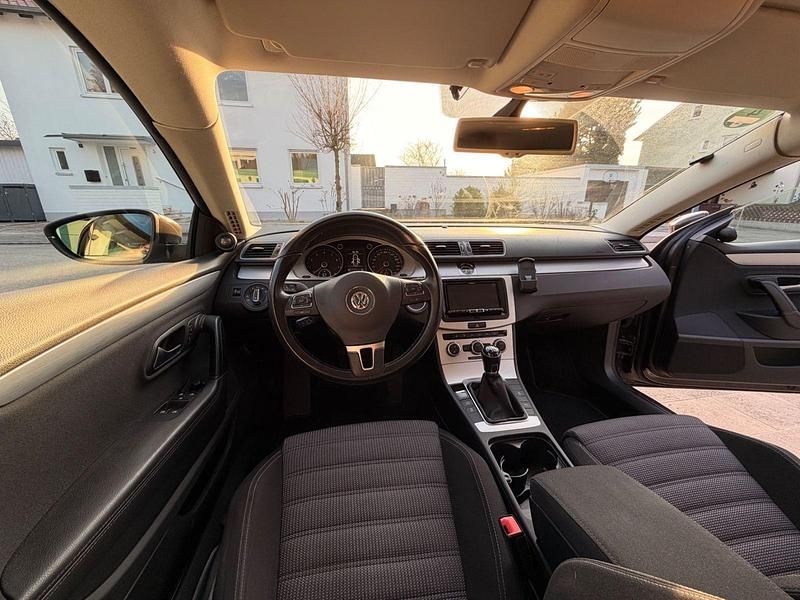 Gebraucht VW Passat 160 PS (117 kW) 2014 Braun Limousine