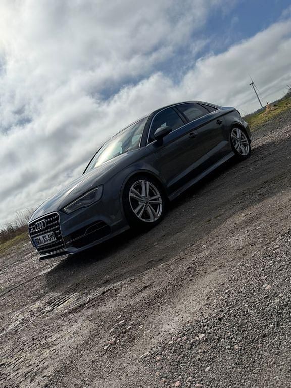 Gebraucht Audi S3 Ambiente 300 PS (220 kW) 2014 Grau Limousine