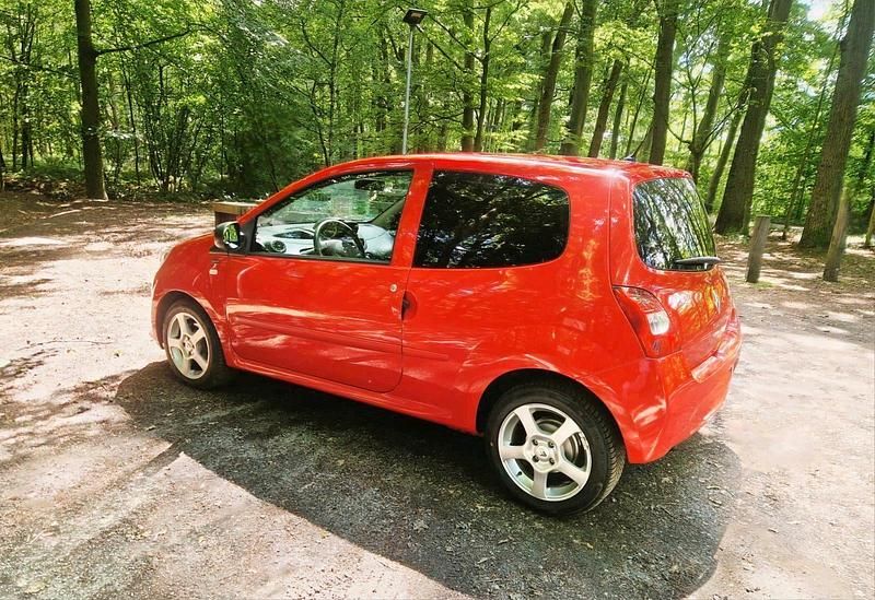 Gebraucht Renault Twingo 70 PS (51 kW) 2011 Rot Kleinwagen
