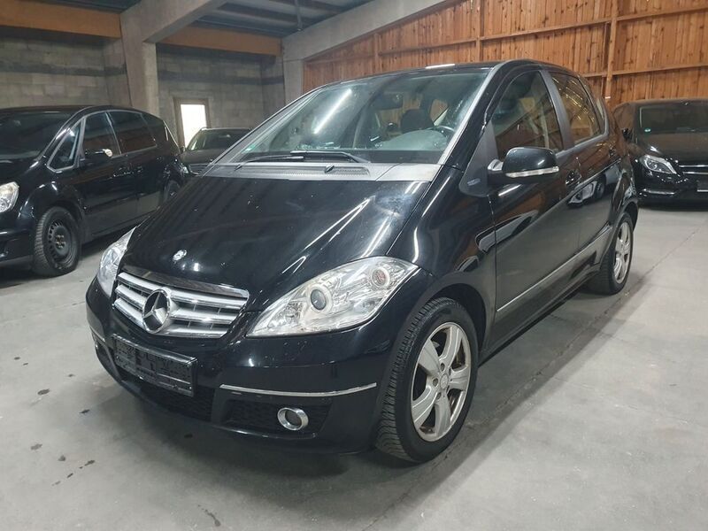 Schwarz Gebraucht 2010 Mercedes A180 Limousine | 2.890 € (Superpreis) - Bild 1/4