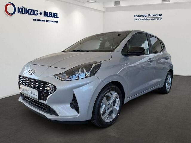 Gebraucht Hyundai i10 GO! 67 PS (49 kW) 2023 Silber Kleinwagen