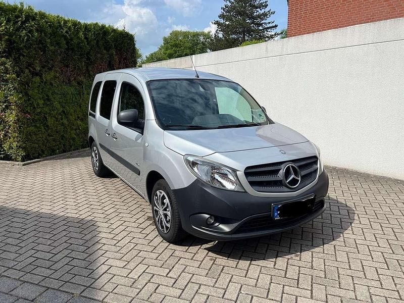 Grau Gebraucht 2015 Mercedes Citan 111 Van | 10.500 € (Fairer Preis) - Bild 1/4