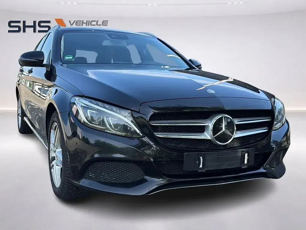Gebraucht Mercedes C300 Avantgarde 245 PS (180 kW) 2016 Schwarz Limousine