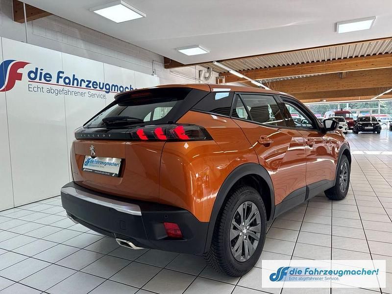 Gebraucht Peugeot 2008 Active 131 PS (96 kW) 2022 Orange SUV