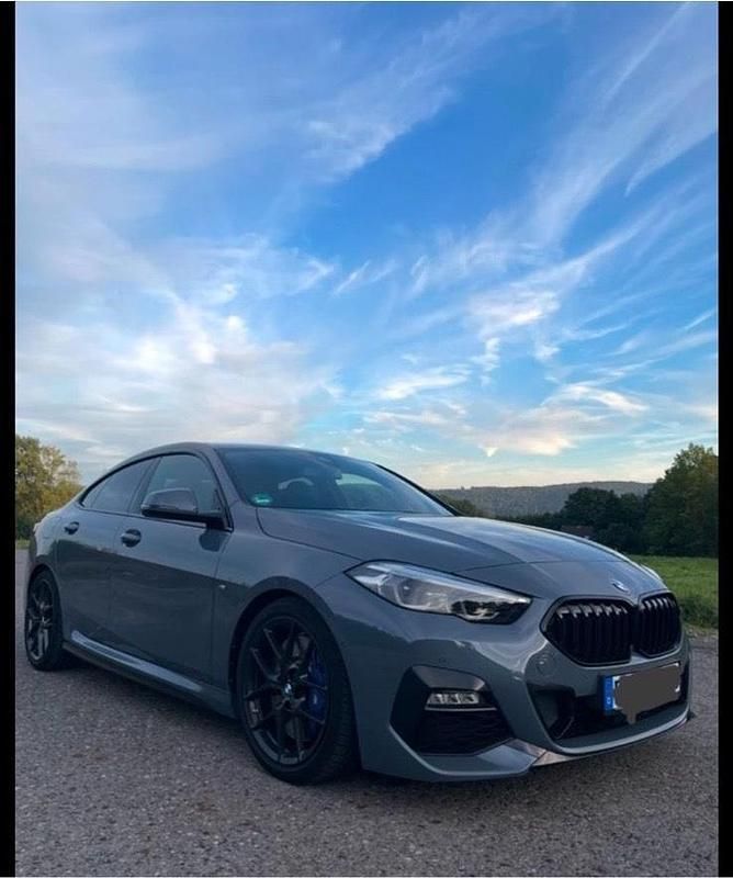 Grau Gebraucht 2020 BMW 218 Coupé | 25.500 € - Bild 1/4