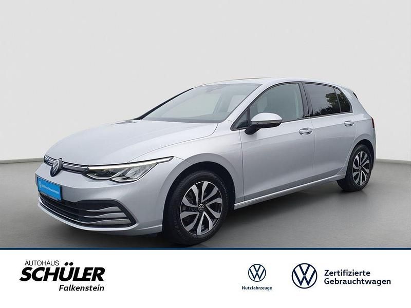 Silber (reflexsilber metallic) Gebraucht 2022 VW Golf VIII Active Limousine | 23.975 € (Guter Preis) - Bild 1/4