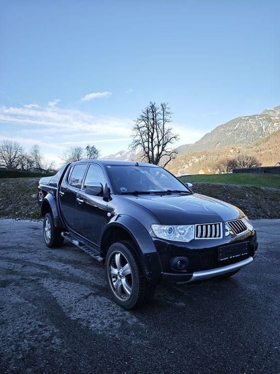 Gebraucht Mitsubishi L200 178 PS (130 kW) 2011 Braun Abholung