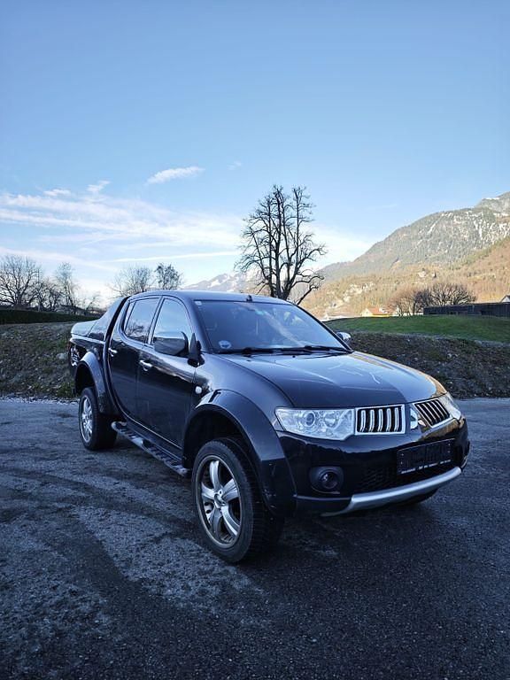 Braun Gebraucht 2011 Mitsubishi L200 Abholung | 10.900 € (Fairer Preis) - Bild 1/4