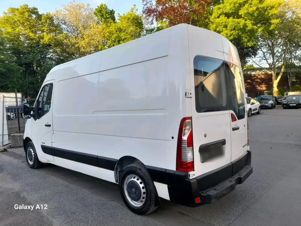 Used Renault Master 125 HP (91 kW) 2012 White Pickup truck