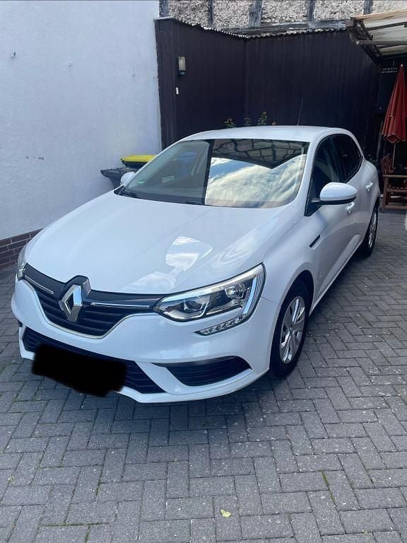 Weiß Gebraucht 2016 Renault Mégane IV Limousine | 6.700 € (Superpreis) - Bild 1/4