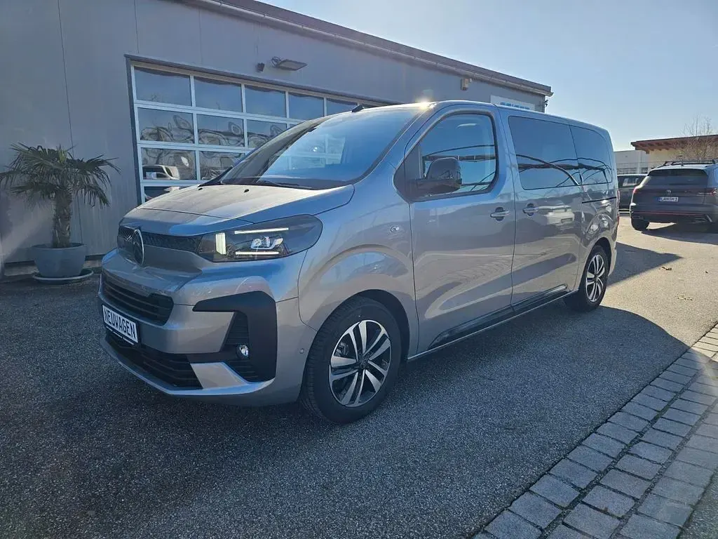 Gebraucht Citroën Spacetourer 177 PS (130 kW) 2025 Grau Van / Kleinbus