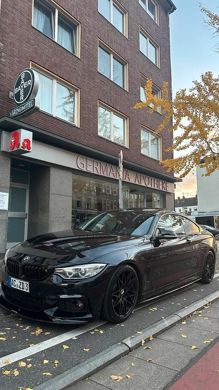 Schwarz Gebraucht 2014 BMW 430 M Sport Coupé | 19.000 € - Bild 1/4
