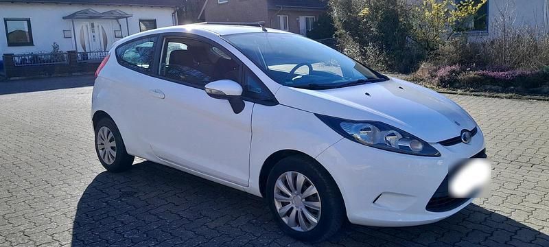 Gebraucht Ford Fiesta 82 PS (60 kW) 2009 Weiß Kleinwagen