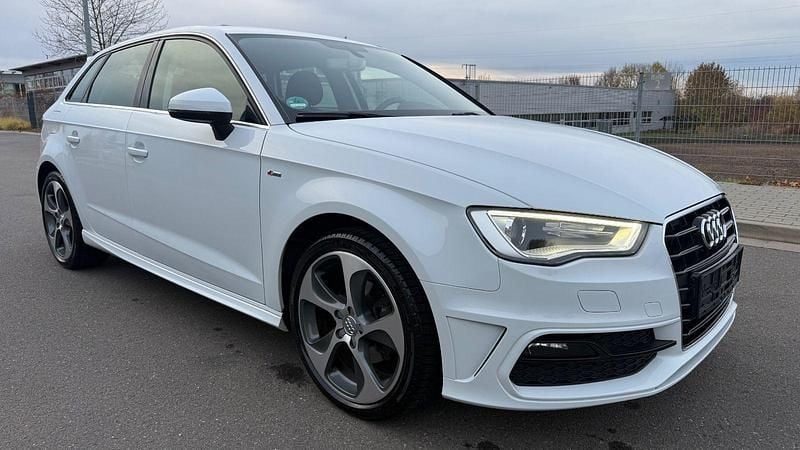 Gebraucht Audi A3 S-Line 110 PS (80 kW) 2015 Weiß Limousine